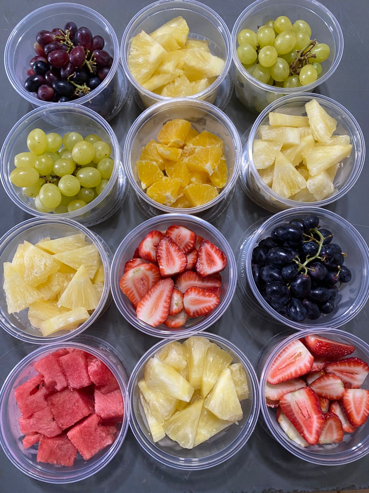 Seleção de frutas frescas cortadas e embaladas pela Verde Verduras